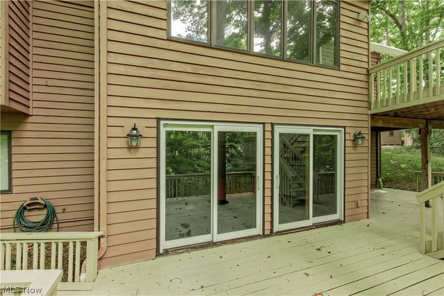 15490 Riddle Road, Chagrin Falls, OH 44022
