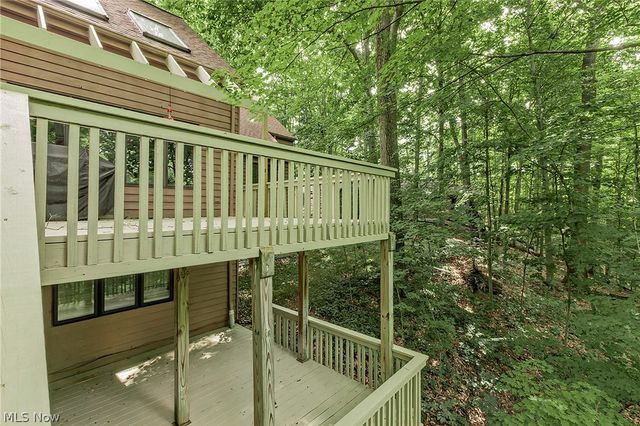 15490 Riddle Road, Chagrin Falls, OH 44022