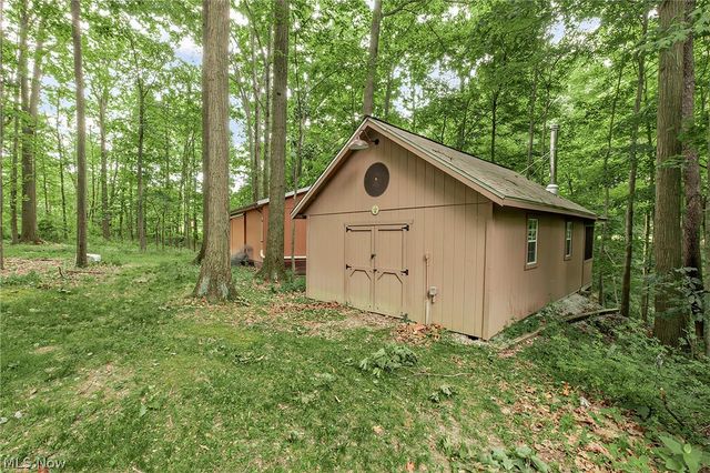 15490 Riddle Road, Chagrin Falls, OH 44022