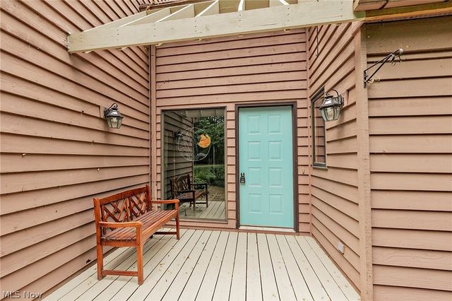 15490 Riddle Road, Chagrin Falls, OH 44022