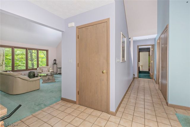 15490 Riddle Road, Chagrin Falls, OH 44022