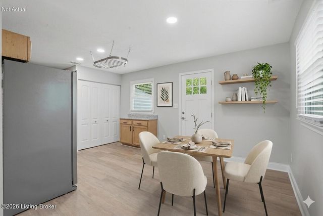 9104 New Maple Rd, Louisville, KY 40229