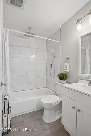 9104 New Maple Rd, Louisville, KY 40229