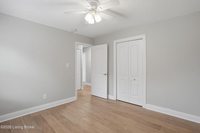 9104 New Maple Rd, Louisville, KY 40229