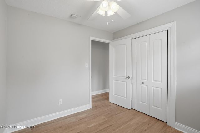 9104 New Maple Rd, Louisville, KY 40229