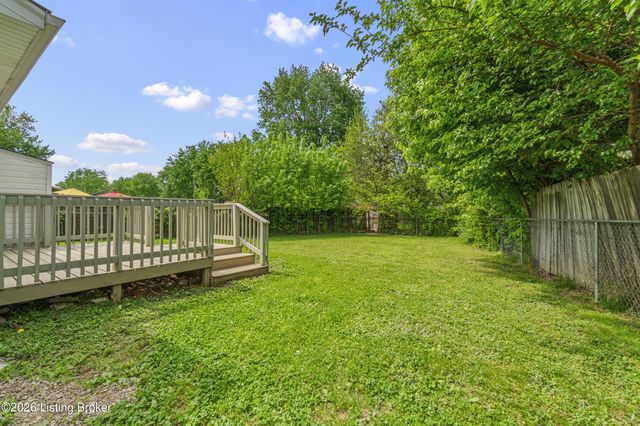 9104 New Maple Rd, Louisville, KY 40229