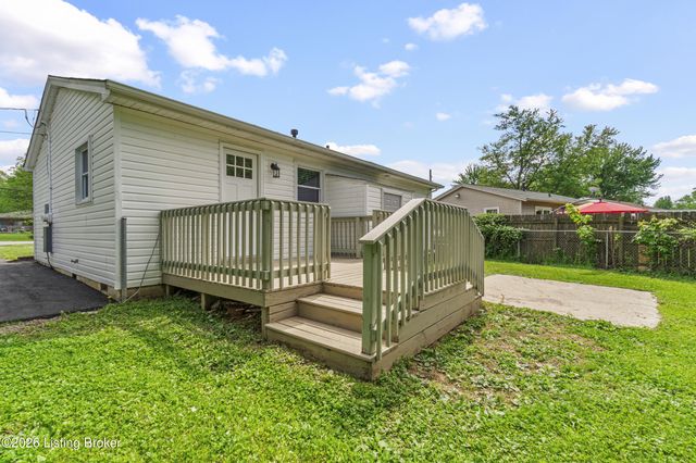 9104 New Maple Rd, Louisville, KY 40229