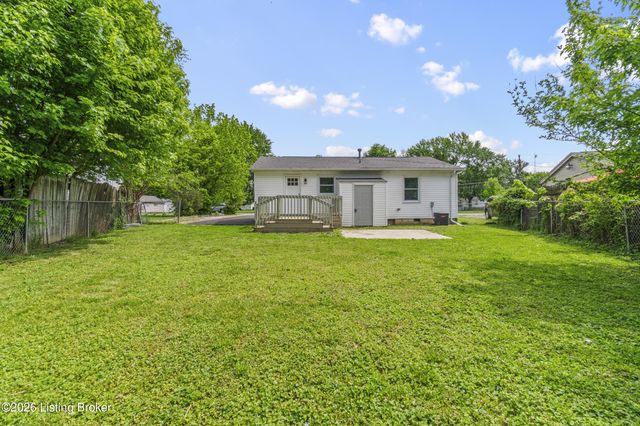 9104 New Maple Rd, Louisville, KY 40229