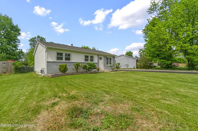 9104 New Maple Rd, Louisville, KY 40229