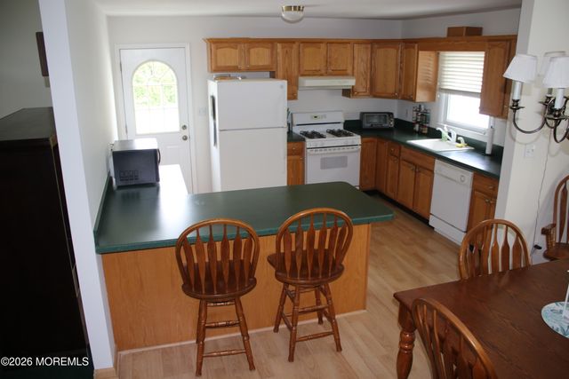 48 Harding Road, Freehold, NJ 07728