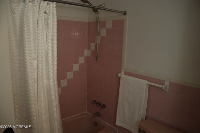 48 Harding Road, Freehold, NJ 07728