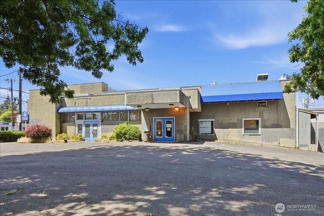 10310 Aurora Avenue N, Seattle, WA 98133
