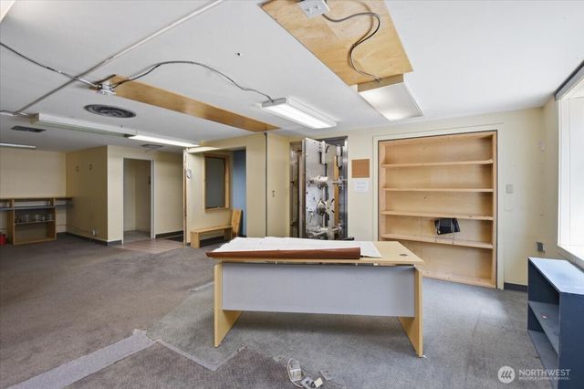 10310 Aurora Avenue N, Seattle, WA 98133