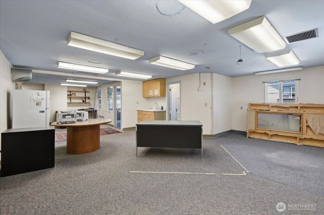 10310 Aurora Avenue N, Seattle, WA 98133