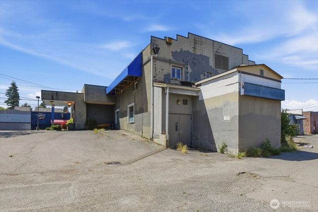 10310 Aurora Avenue N, Seattle, WA 98133