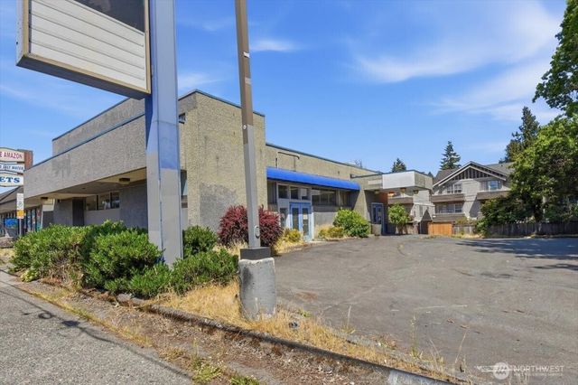 10310 Aurora Avenue N, Seattle, WA 98133