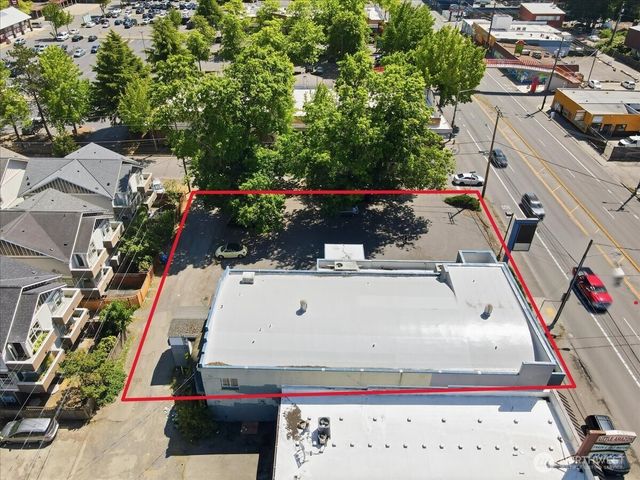 10310 Aurora Avenue N, Seattle, WA 98133