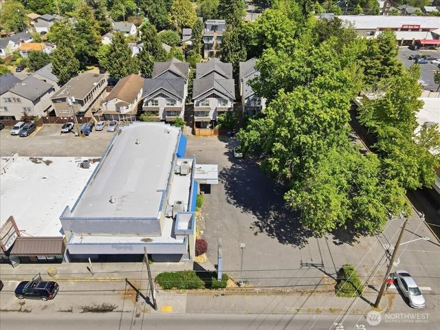 10310 Aurora Avenue N, Seattle, WA 98133