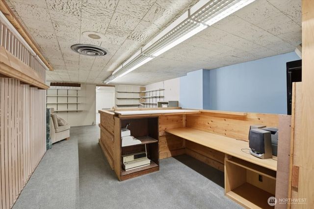 10310 Aurora Avenue N, Seattle, WA 98133