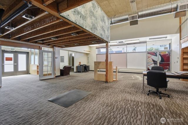 10310 Aurora Avenue N, Seattle, WA 98133