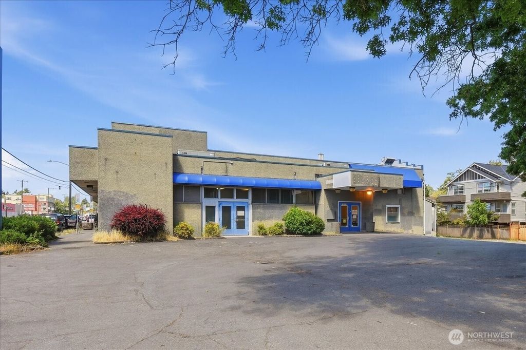 10310 Aurora Avenue N, Seattle, WA 98133