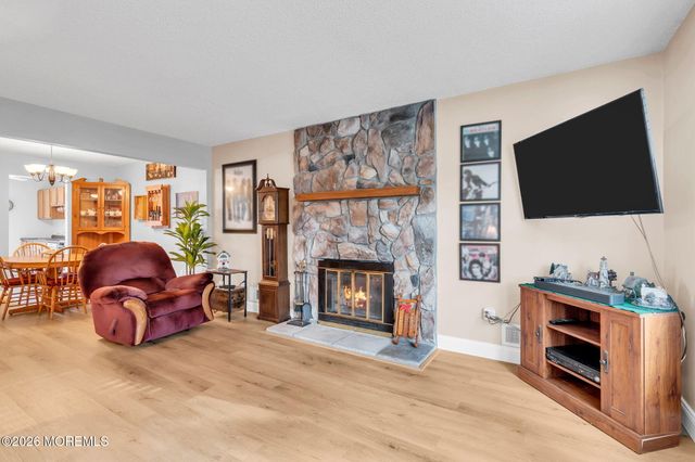 107 Oak Glen Road, Toms River, NJ 08753