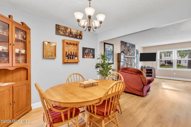 107 Oak Glen Road, Toms River, NJ 08753