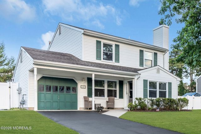 107 Oak Glen Road, Toms River, NJ 08753