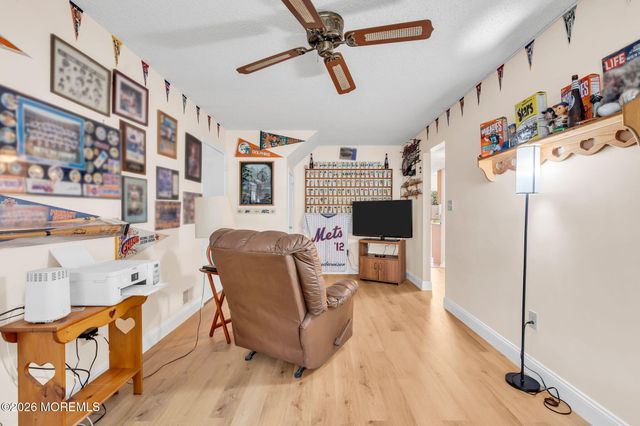 107 Oak Glen Road, Toms River, NJ 08753