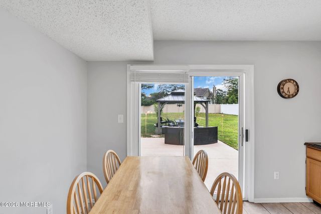 107 Oak Glen Road, Toms River, NJ 08753