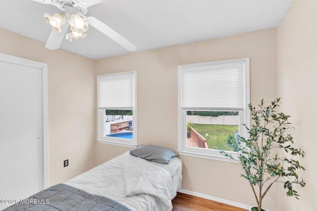 107 Oak Glen Road, Toms River, NJ 08753