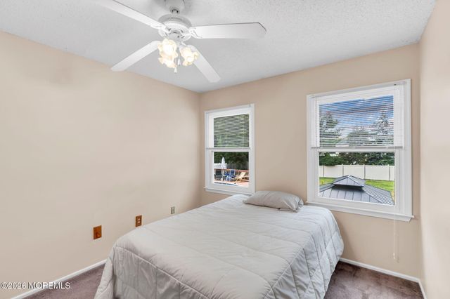 107 Oak Glen Road, Toms River, NJ 08753