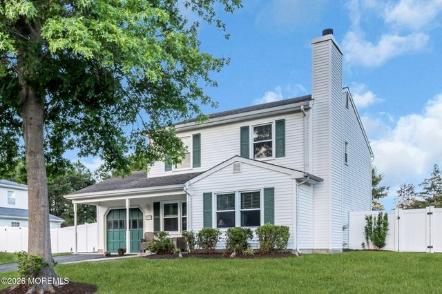 107 Oak Glen Road, Toms River, NJ 08753