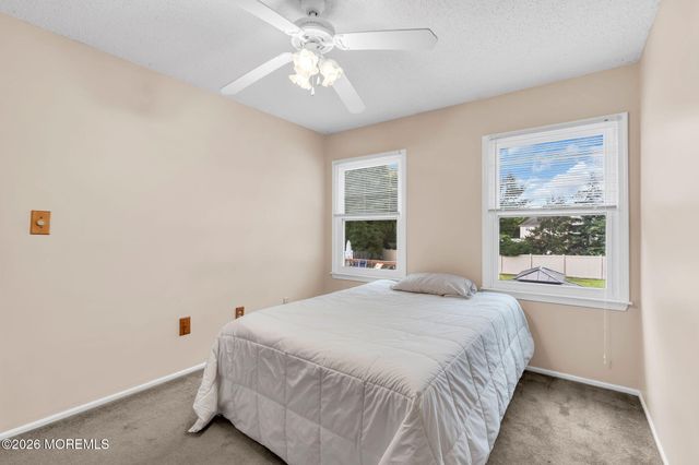 107 Oak Glen Road, Toms River, NJ 08753