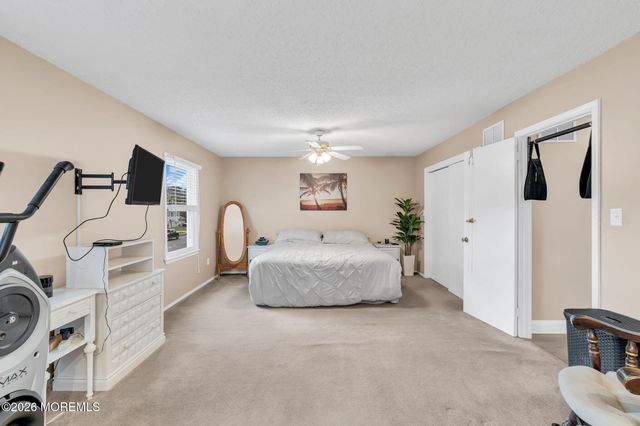 107 Oak Glen Road, Toms River, NJ 08753