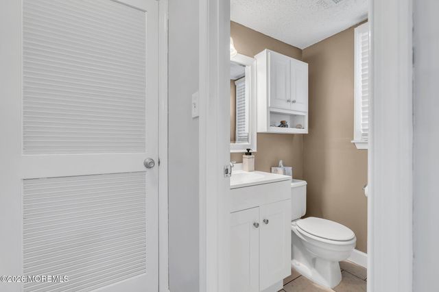 107 Oak Glen Road, Toms River, NJ 08753