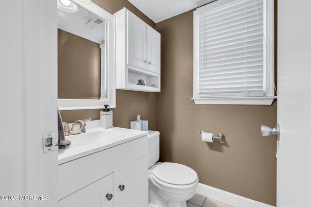 107 Oak Glen Road, Toms River, NJ 08753