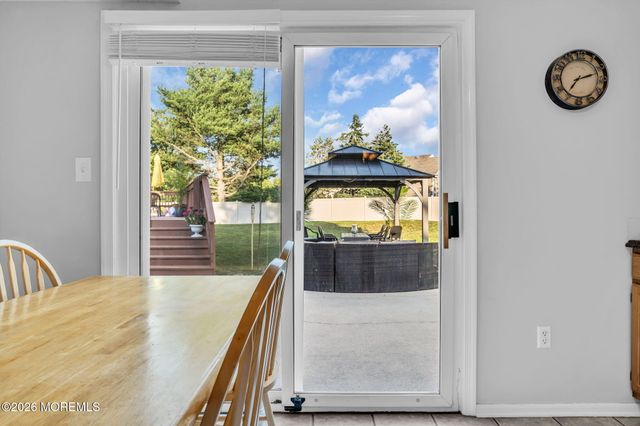 107 Oak Glen Road, Toms River, NJ 08753