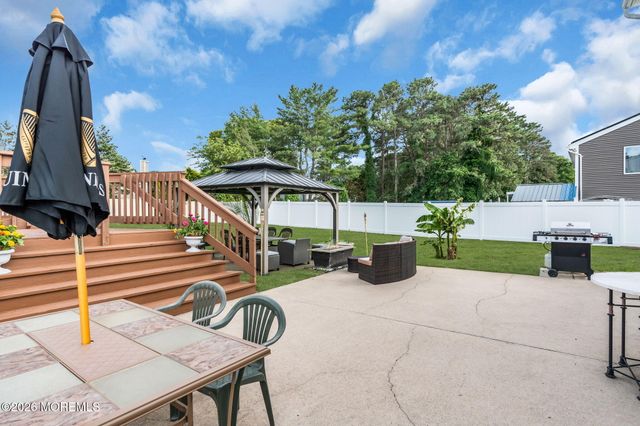 107 Oak Glen Road, Toms River, NJ 08753