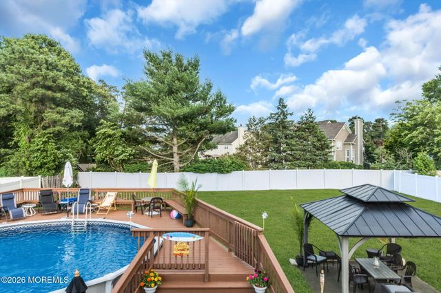 107 Oak Glen Road, Toms River, NJ 08753
