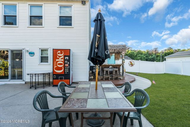 107 Oak Glen Road, Toms River, NJ 08753