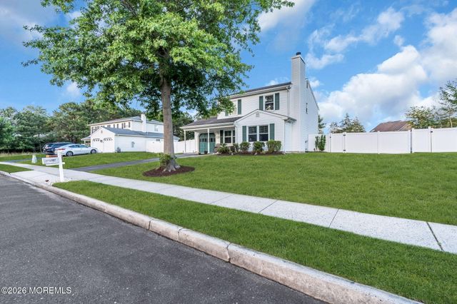 107 Oak Glen Road, Toms River, NJ 08753