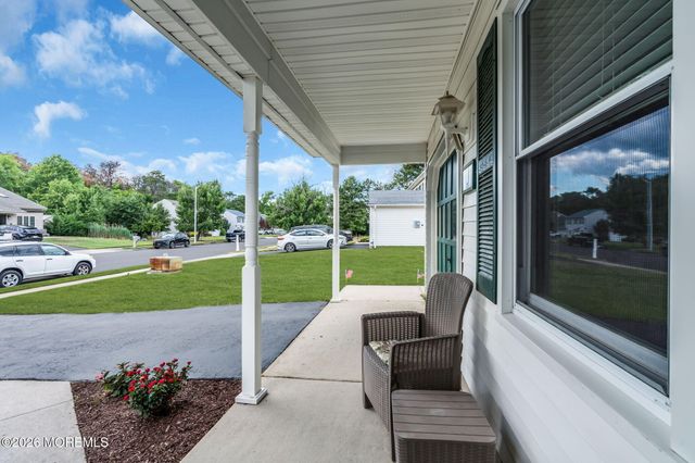107 Oak Glen Road, Toms River, NJ 08753