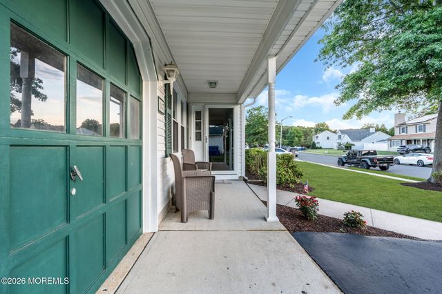 107 Oak Glen Road, Toms River, NJ 08753