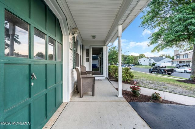 107 Oak Glen Road, Toms River, NJ 08753