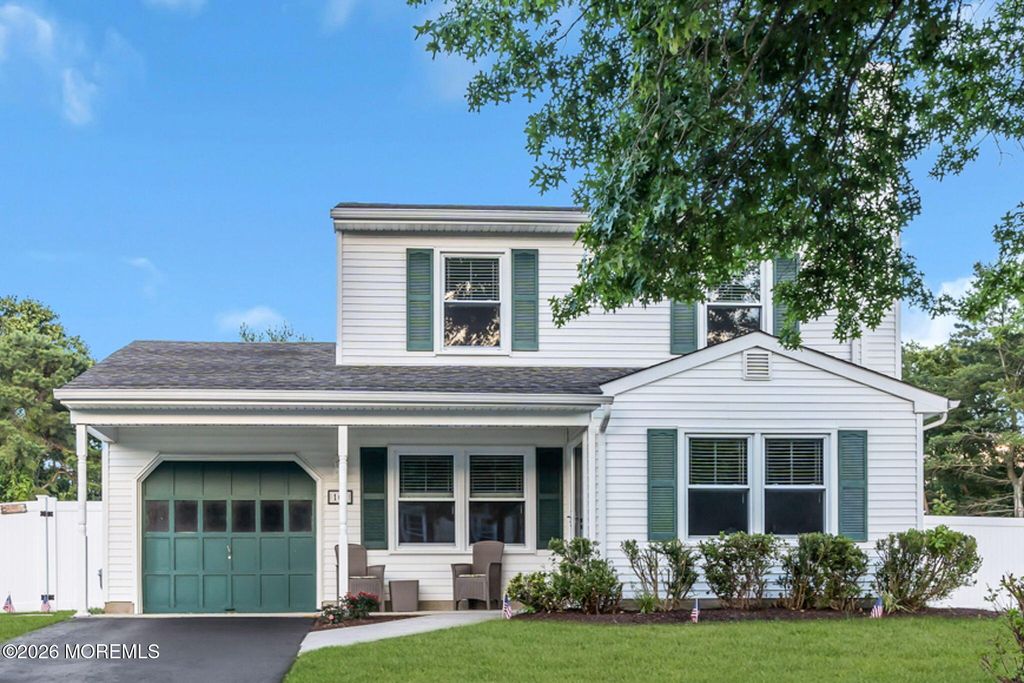 107 Oak Glen Road, Toms River, NJ 08753
