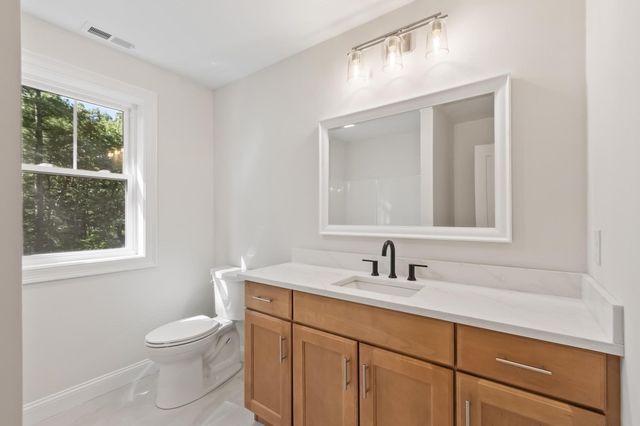 96 King St, Littleton, MA 01460