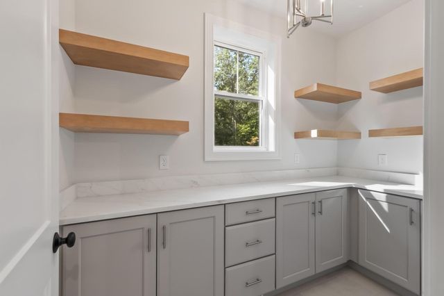 96 King St, Littleton, MA 01460