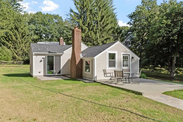 96 King St, Littleton, MA 01460