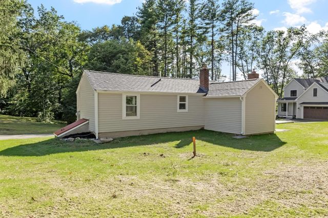 96 King St, Littleton, MA 01460